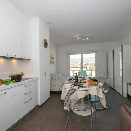 Sunrise House - Happy *