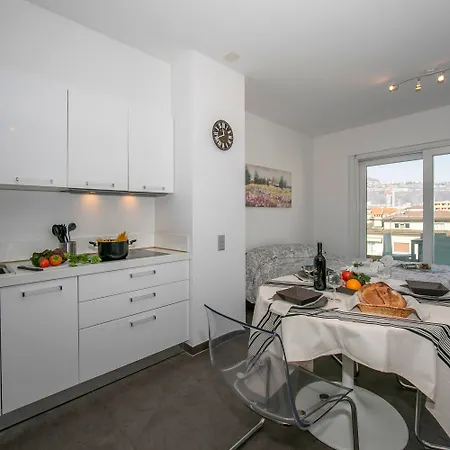 Apartment Sunrise House - Happy *