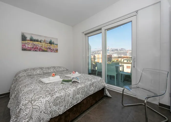 Sunrise House - Happy